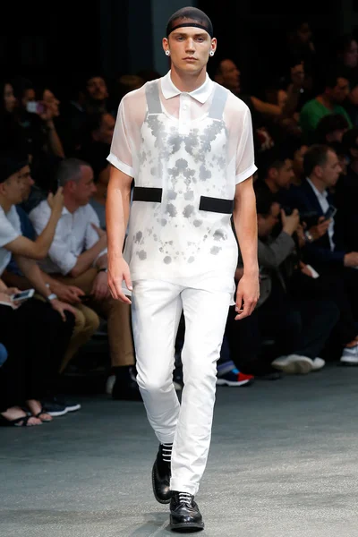 Look 49